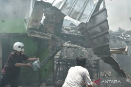 Baznas provides aid to victims of Jakarta fire