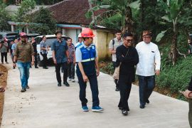 Jalan desa adat di Lebak diperbaiki lewat Program Bang Andra