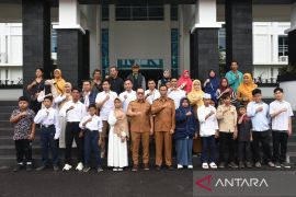 Bupati Kubu Raya Kalbar lepas 12 siswa ke Sekolah Rakyat