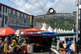 Akhir September, sejumlah komotitas di Padang Panjang alami penurunan