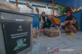 Bank sampah Alfaidzin Page 4 Small