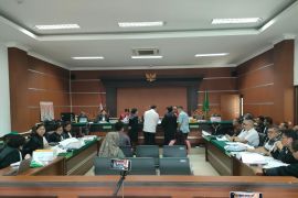 Mantan Wagub Steven Kandouw  bersaksi di sidang dana hibah GMIM