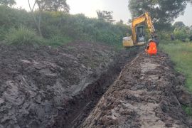 Pengelola Tol Bakauheni-Terbanggi Besar bantu normalisasi irigasi sawah Lampung Selatan