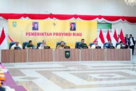 Gubernur Riau terbitkan surat edaran kepada perusahaan wajib gunakan pelat BM