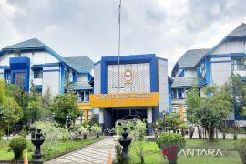 ULM pastikan 16 guru besar tidak menerima SK pembatalan