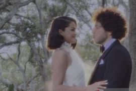 Selena Gomez & Benny Blanco Resmi Menikah di California