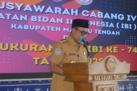 Hadiri Muscab IBI, Bupati Maluku Tengah: peran bidan strategis dalam kesehatan ibu dan anak