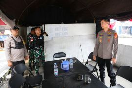 Kapolda Maluku tinjau pos Pam pastikan pelayanan keamanan maksimal