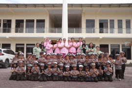 Polres Karo-Sumut ajarkan  anak usia dini mengenal rambu lalu lintas