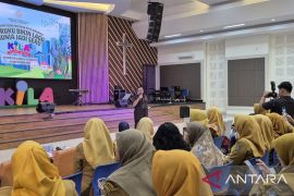 Ratusan guru kesenian ikuti workshop lagu anak di Surabaya