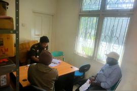 Polisi serahkan tersangka kepemilikan amunisi ke Kejari Jayawijaya