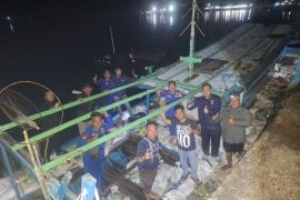 Polres Belitung-Ditpolairud Polda Babel gagalkan pengangkutan 300 karung pasir timah