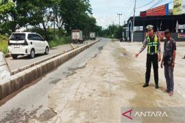 Pelaku usaha ditegur usai ditemukan bekas cor di Jalan Lingkar Dalam