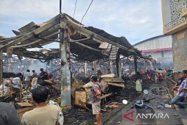 Komplek Pasar Kemakmuran ludes dilalap "si jago merah"