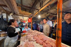 Gibran berjanji lindungi pedagang kecil
