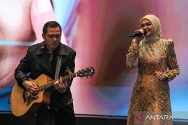 Cara awet muda ala Siti Nurhaliza: positif, rajin olahraga, dan rutin merawat diri