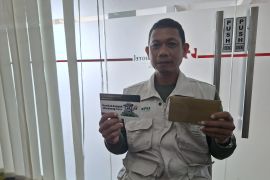 Menukar sampah jadi investasi emas