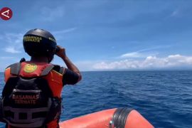 8 jam terombang-ambing, perahu berpenumpang 8 orang ditemukan selamat