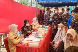 Lanal Lhokseumawe berikan layanan kesehatan gratis bagi warga pesisir