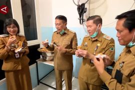 Pastikan MBG berkualitas baik, Wali Kota Malang tinjau SPPG Buring