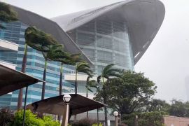 Topan dahsyat Ragasa terjang Hong Kong, sinyal badai tertinggi No. 10