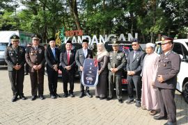 Bunda PAUD HSS hibahkan mobil dinas jabatan jadi ambulan anak