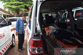 Evakuasi korban diduga keracunan MBG di Kota Banjar