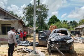 Pengendara mobil meninggal dunia dalam kecelakaan tunggal di Desa Batubetumpang Bangka Selatan