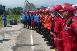 Basarnas latihan evakuasi korban kecelakaan lalu lintas