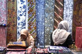 Tujuan adanya peringatan dan perayaan Hari Batik Nasional