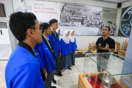 Komunitas Menapak Banten ajak anak muda belajar sejarah sambil jalan kaki