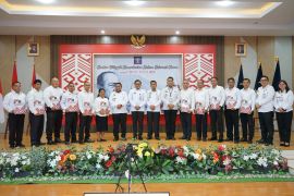 Kanwil Kemenkum Sulut serahkan 11 SK pengangkatan PPPK paruh waktu