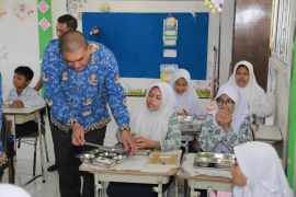 Kemenag pastikan tidak ada pelajar madrasah Aceh Besar keracunan MBG