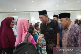 Wabup Paluta serahkan bantuan Baznas untuk 157 anak yatim