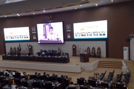 Jawaban Komisi II DPRD Banten atas pemandangan umum fraksi terkait Raperda UMKM