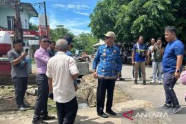 Wakil Bupati Bangka Barat pantau sejumlah selokan rawan mampet