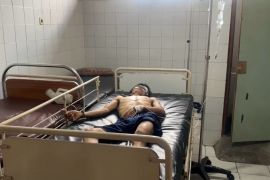 Pria diduga maling dilempar dari atap, alami retak kepala dan patah tulang