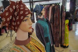 Peringatan Hari Batik Nasional di Lumajang