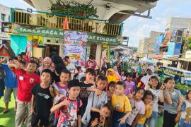 PNM Peduli hidupkan literasi anak di TBM Kolong Ciputat