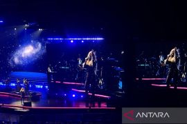 Mariah Carey sapa penggemar lewat "Type Dangerous"