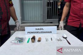 Lapas Banda Neira geledah blok hunian warga binaan antisipasi barang terlarang