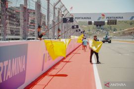 Simulasi  pengibar bendera MotoGP Indonesia berjalan lancar