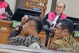 Mantan  Pj Bupati Cilacap didakwa korupsi rugikan negara Rp237 miliar