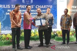 Sultan sebut Piagam Wajib Pajak menjadi sinyal kepastian investasi DIY