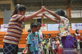 Bisa kah anak tumbuh hangat dan empatik meski tanpa keluarga harmonis?