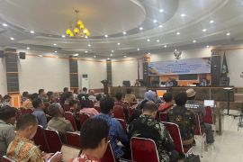 Kemenkum Kalbar - Pemkab Sintang bahas percepatan pembentukan Posbankumdes