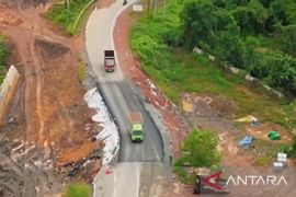 Perusahaan tambang perbaiki jalan nasional di Kaltim