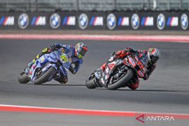 Bezzecchi memang mengincar posisi Aldeguer ketika masuk tikungan 10