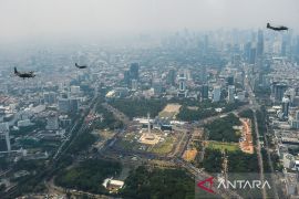 Terbang formasi HUT Ke-80 TNI