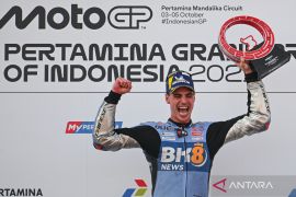 Fermin Aldeguer juarai MotoGP Indonesia saat Marc Marquez gagal finis